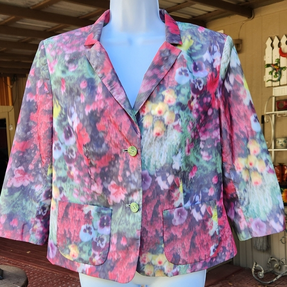 Peter Nygard Jacket with 3/4 length sleeves, size 10, Mid Hip Length - Picture 6 of 6